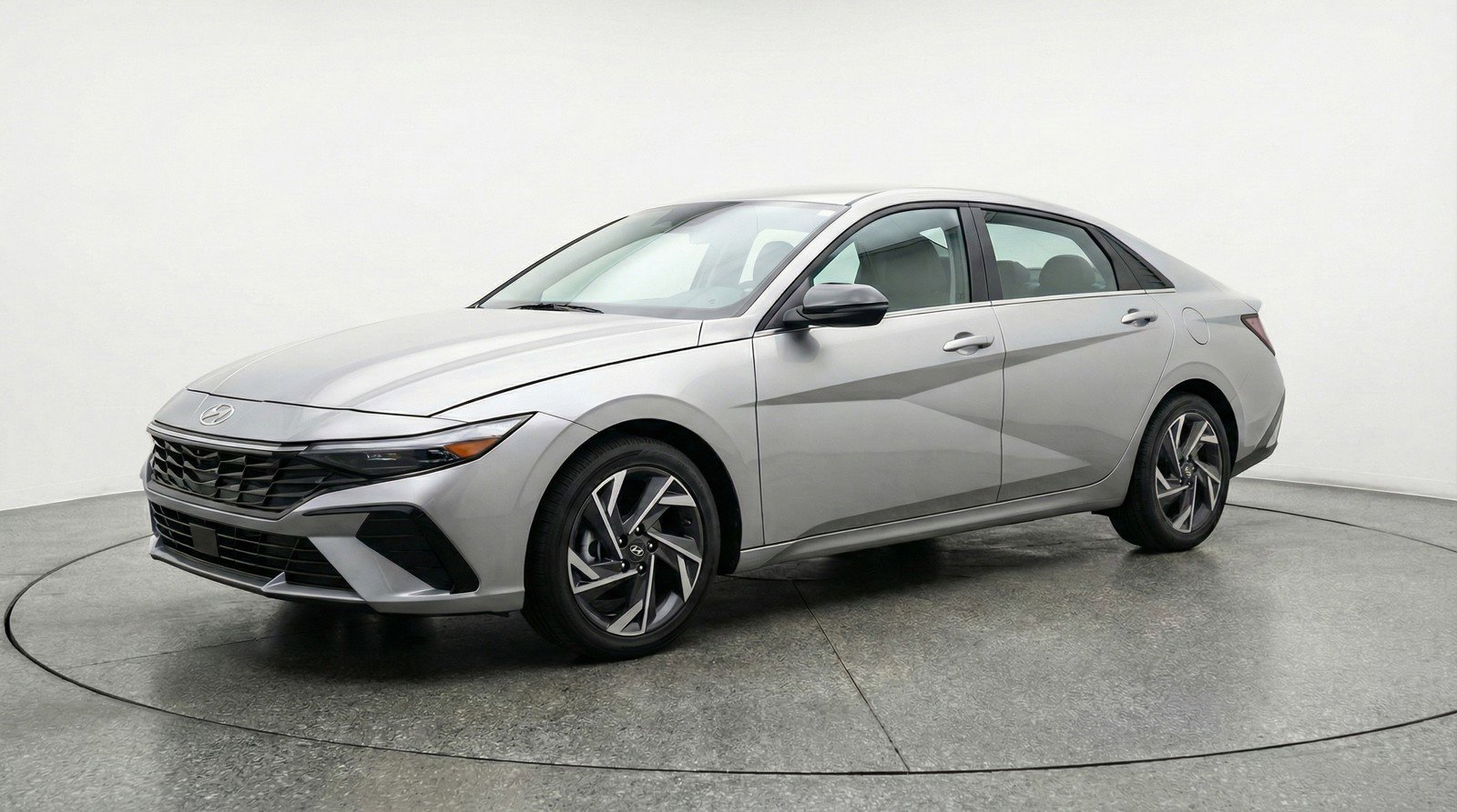 Used 2025 Hyundai Elantra SEL FWD image 3