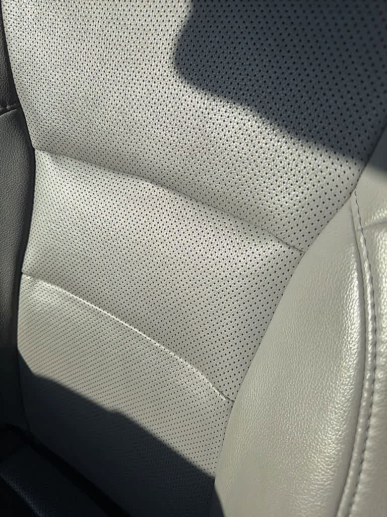 Used 2016 Honda Pilot Elite image 16