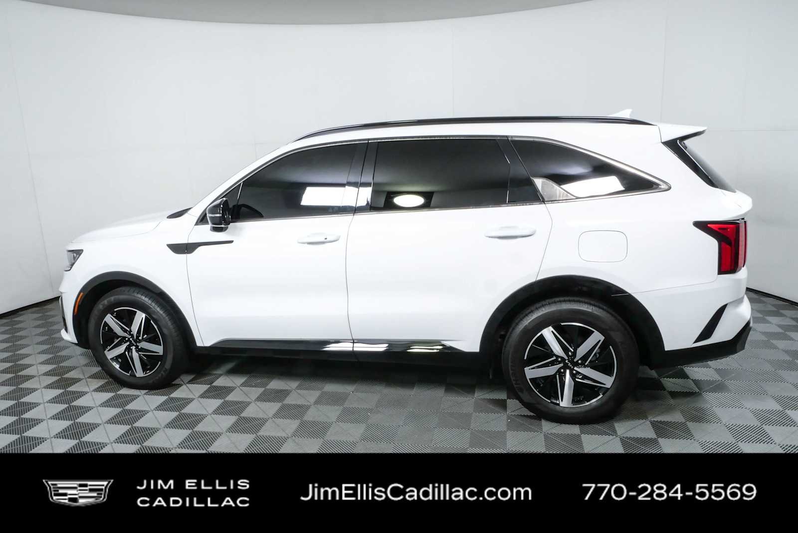 Used 2023 Kia Sorento EX w/ Panoramic Sunroof Package FWD image 30