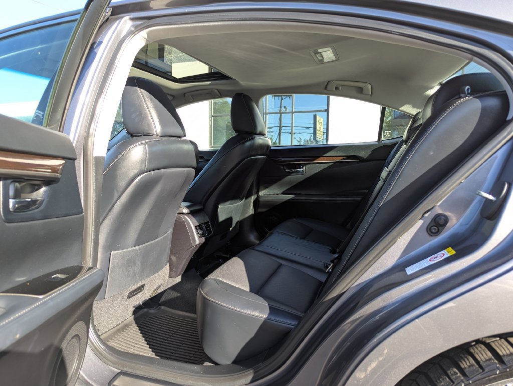 Used 2016 Lexus ES 350 w/ Premium Package w/Wood Trim FWD image 41