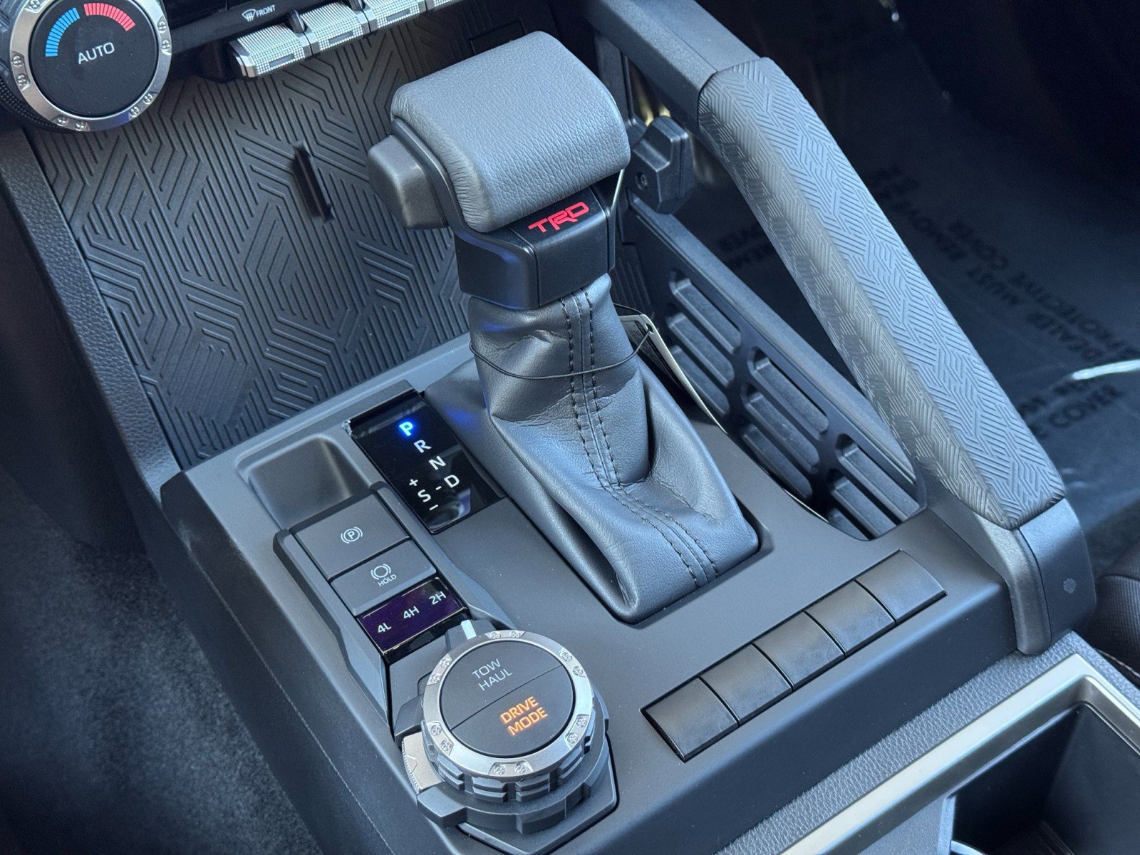 Used 2025 Toyota Tacoma TRD Sport AWD/4WD image 30