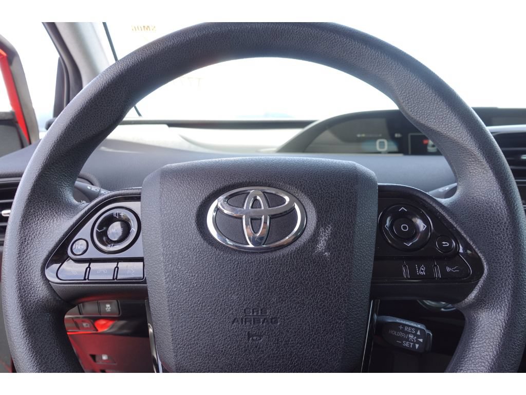 Certified 2021 Toyota Prius L Eco FWD image 14
