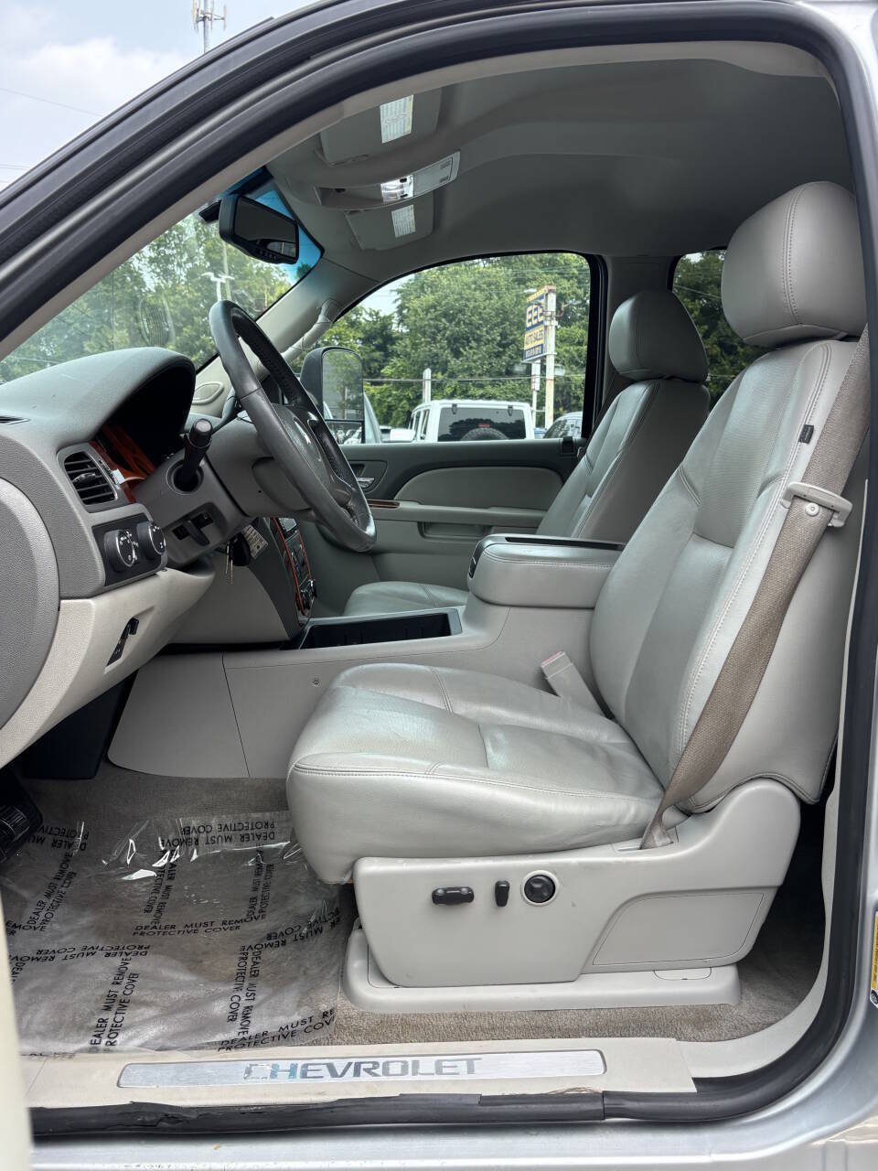 Used 2012 Chevrolet Silverado 2500 LTZ w/ LTZ Plus Package AWD/4WD image 13