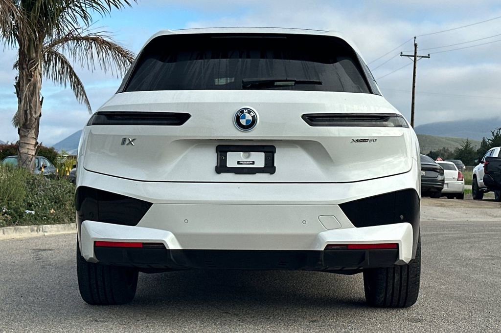Used 2023 BMW iX xDrive50 w/ Sport Package image 4