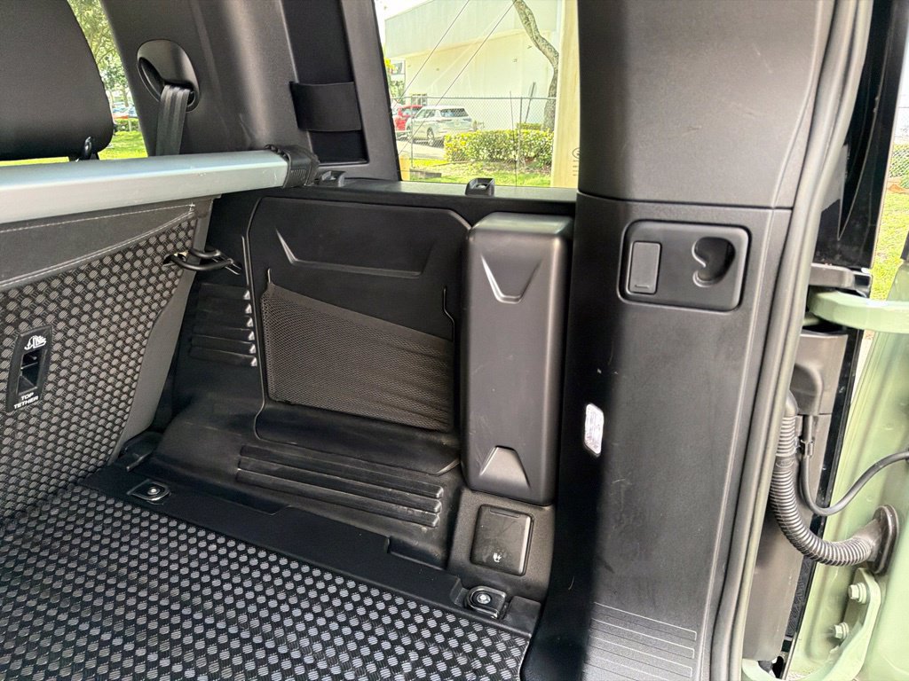 Used 2023 Land Rover Defender 110 75th Limited Edition AWD/4WD image 44