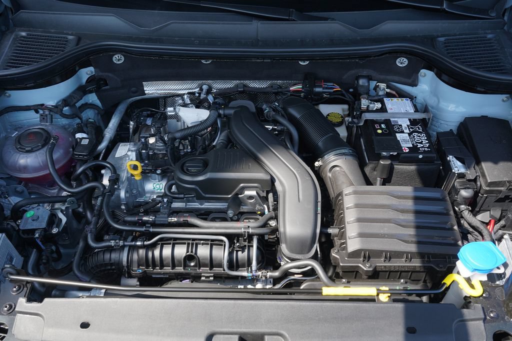 New 2026 Volkswagen Taos SE FWD image 12