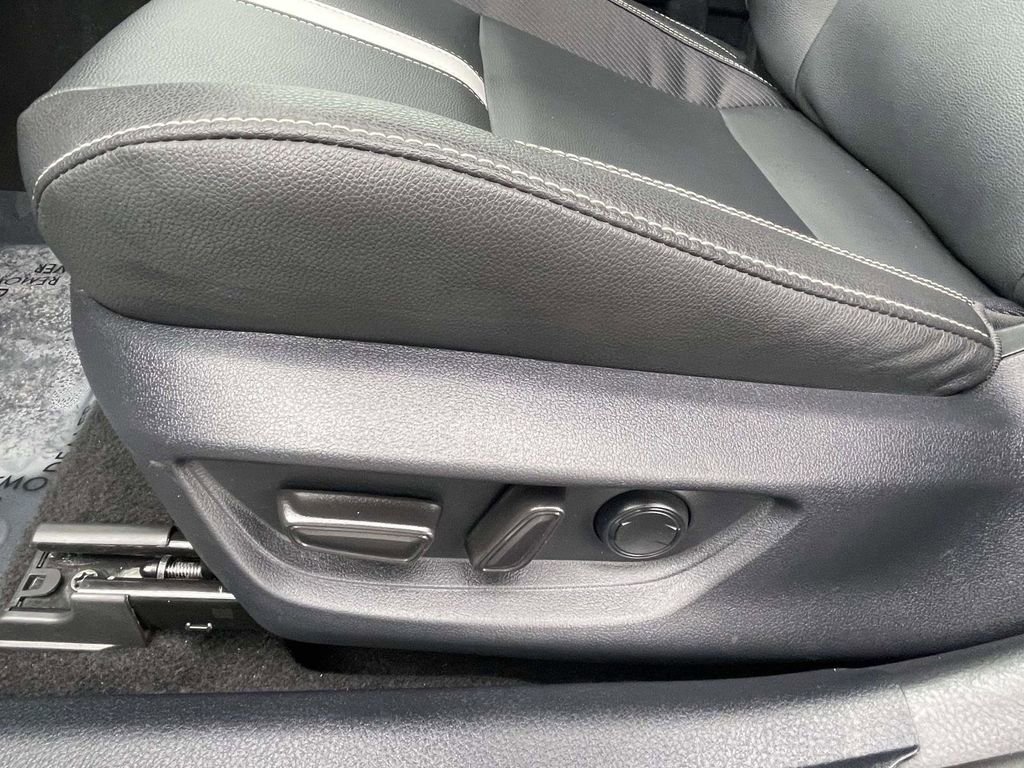 Used 2025 Toyota Camry SE w/ Multimedia Upgrade Package FWD image 23