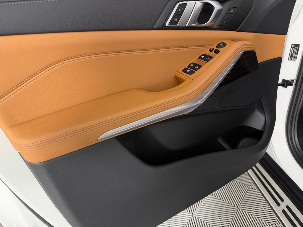 Used 2023 BMW X5 sDrive40i w/ Parking Assistance Package image 25