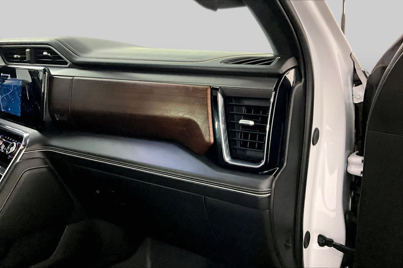 Certified 2024 GMC Sierra 3500 Denali Ultimate AWD/4WD image 18