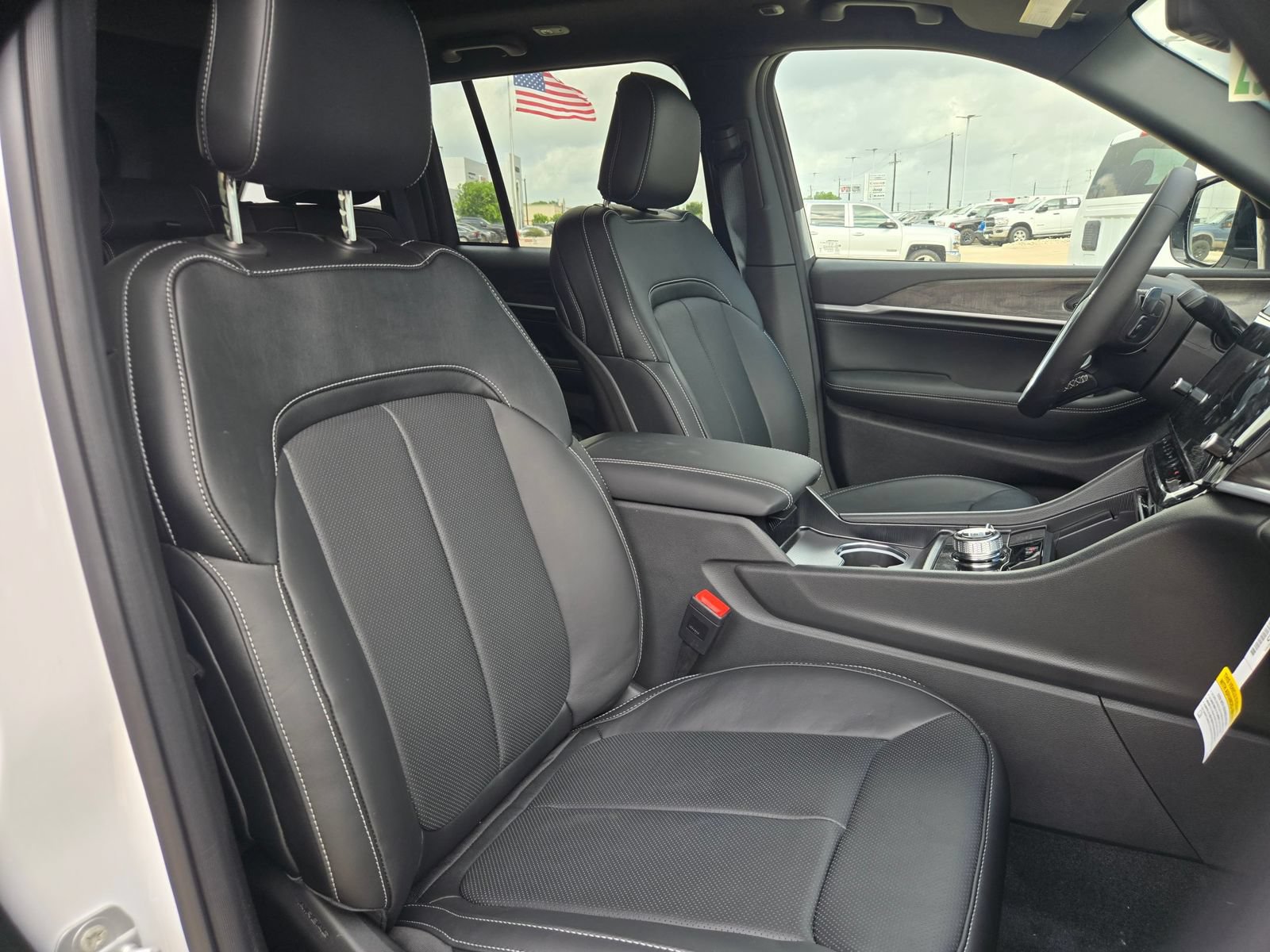 New 2026 Jeep Grand Cherokee Limited AWD/4WD image 25