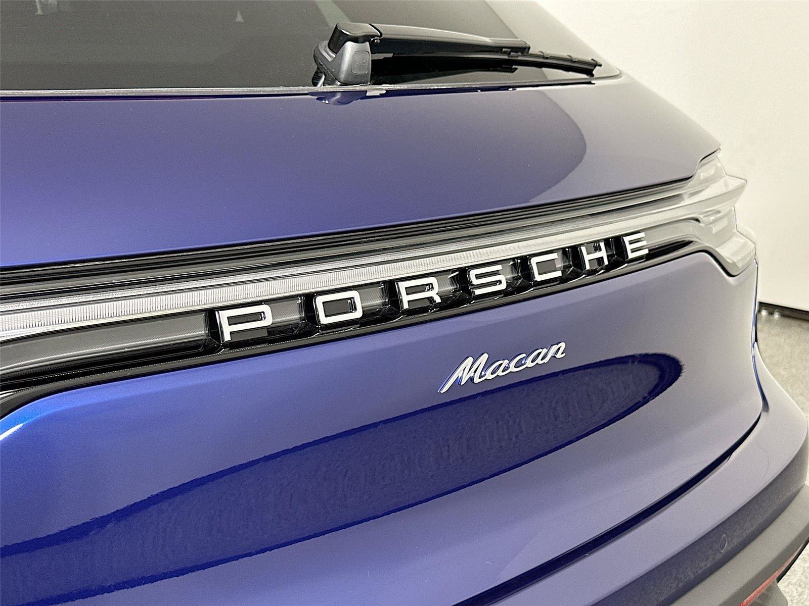 Certified 2026 Porsche Macan Turbo AWD/4WD image 17