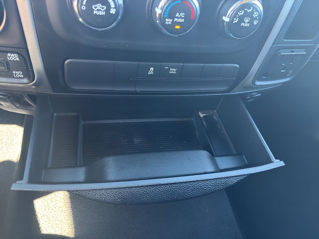 Used 2016 RAM 1500 Big Horn image 25