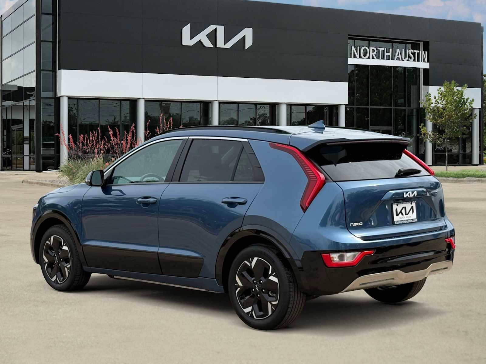 Certified 2024 Kia Niro Wind FWD image 9