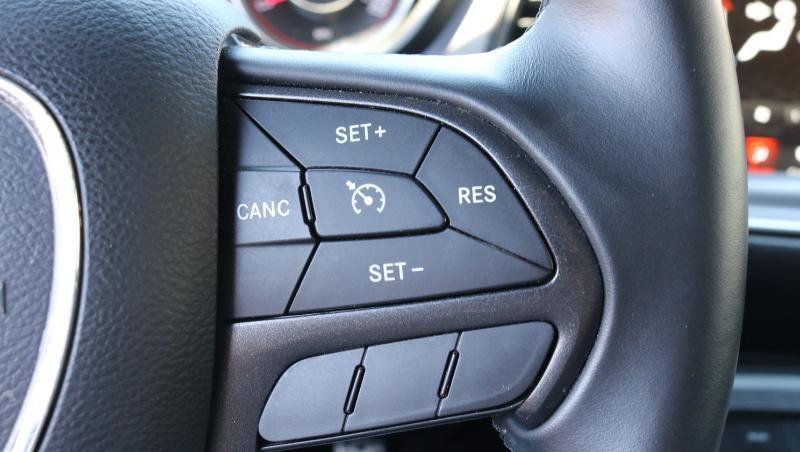 Used 2015 Dodge Challenger R/T w/ Quick Order Package 22B R/T RWD image 10