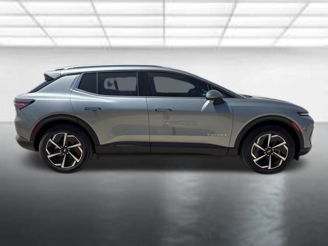 New 2026 Chevrolet Equinox EV LT FWD image 30