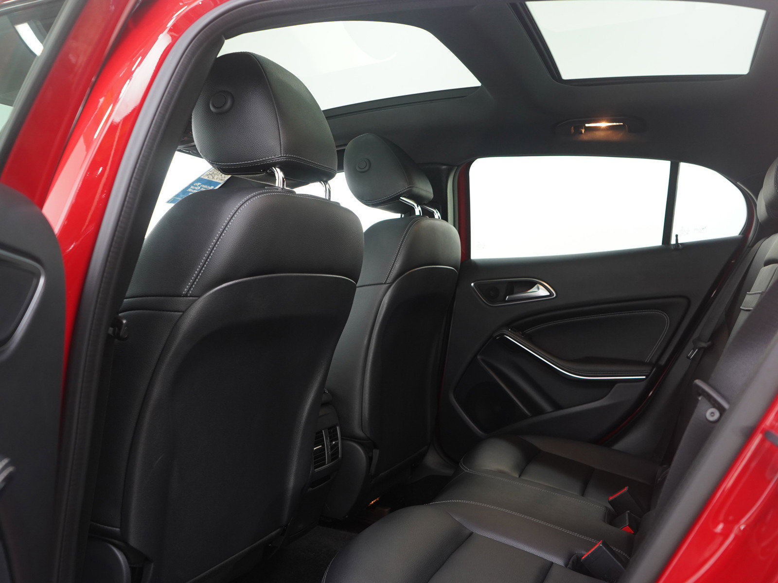Used 2019 Mercedes-Benz GLA 250 4MATIC w/ Premium Package image 20