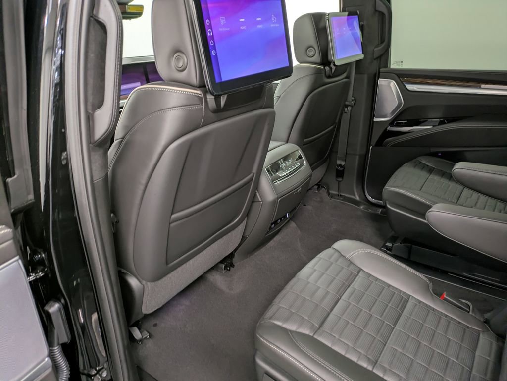 Used 2026 Cadillac Escalade Platinum Sport w/ LPO, Floor Liner Package AWD/4WD image 24