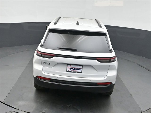 New 2025 Jeep Grand Cherokee Laredo image 32