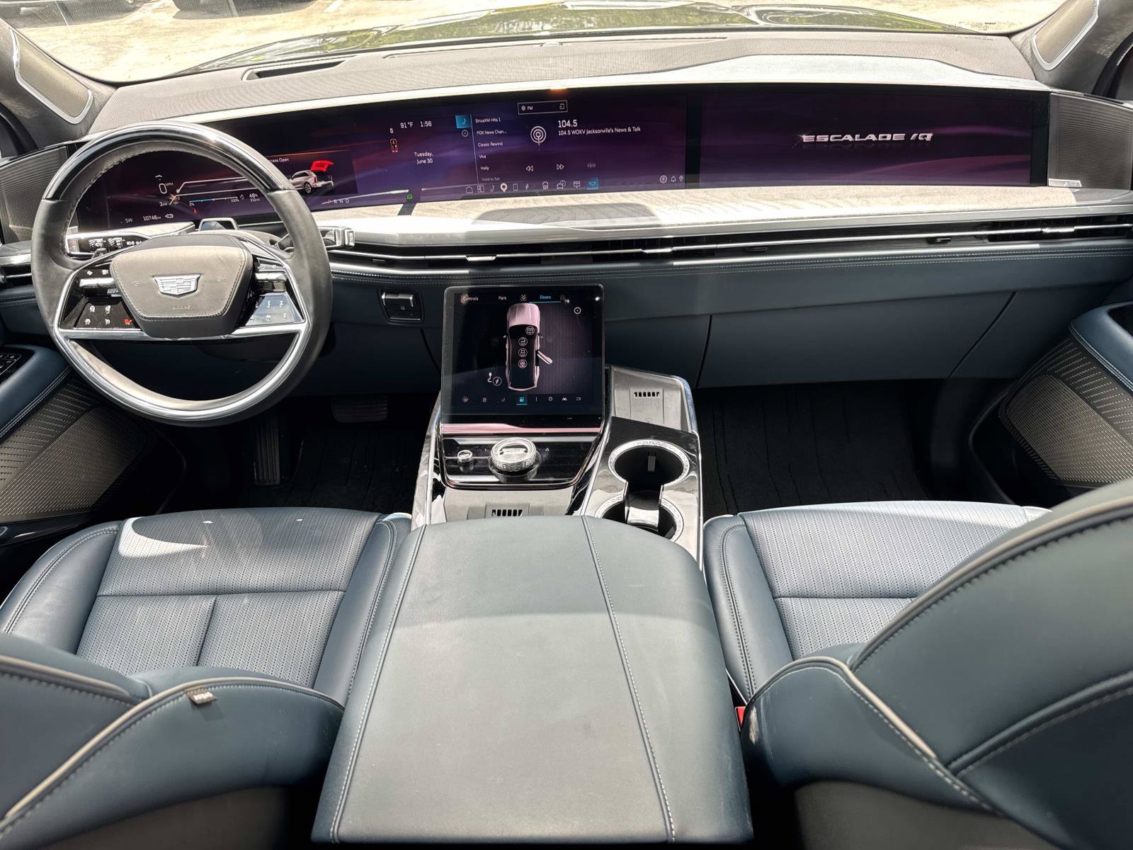 Certified 2025 Cadillac Escalade IQ Luxury 2 w/ LPO, Premium Carpet Package AWD/4WD image 28