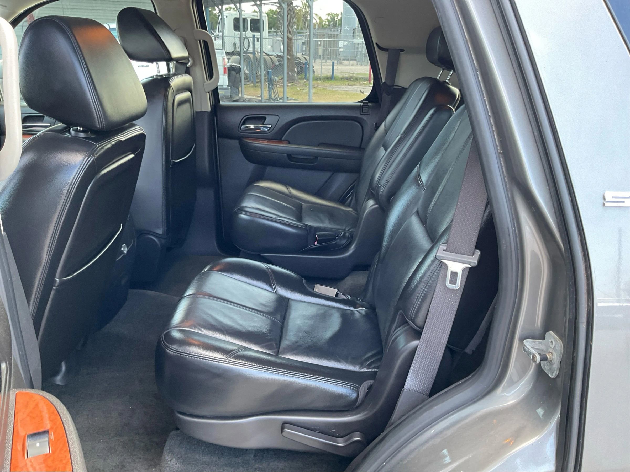 Used 2007 GMC Yukon SLT w/ SLT Preferred Equipment Group image 10