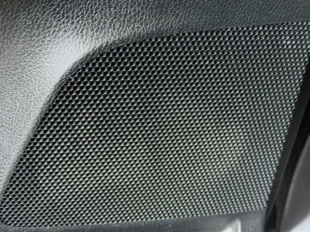 Used 2015 Toyota RAV4 LE image 21