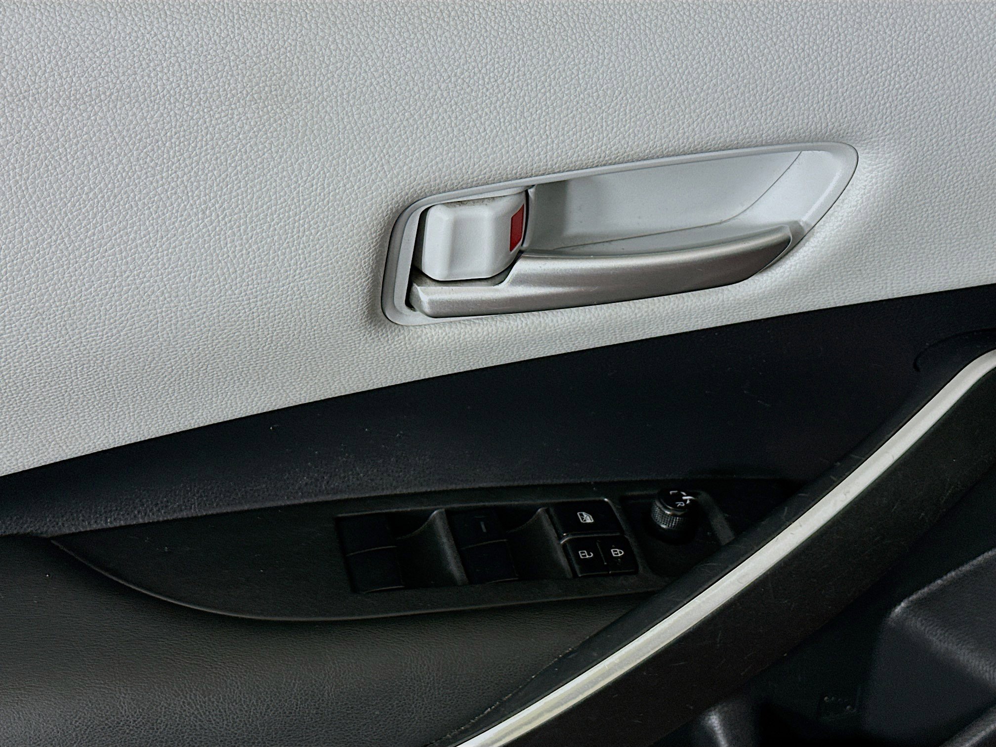 Used 2021 Toyota Corolla SE image 15