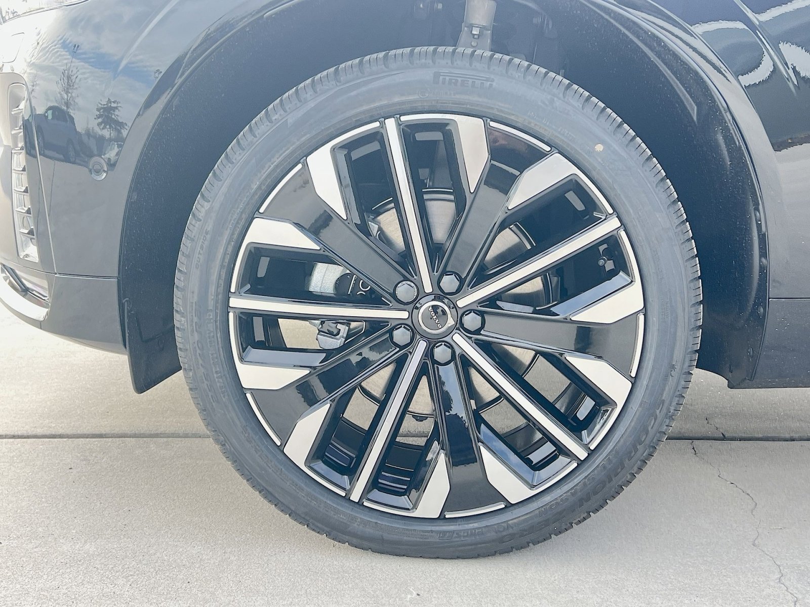 New 2026 Volvo XC60 B5 Ultra w/ Protection Package Premier image 12