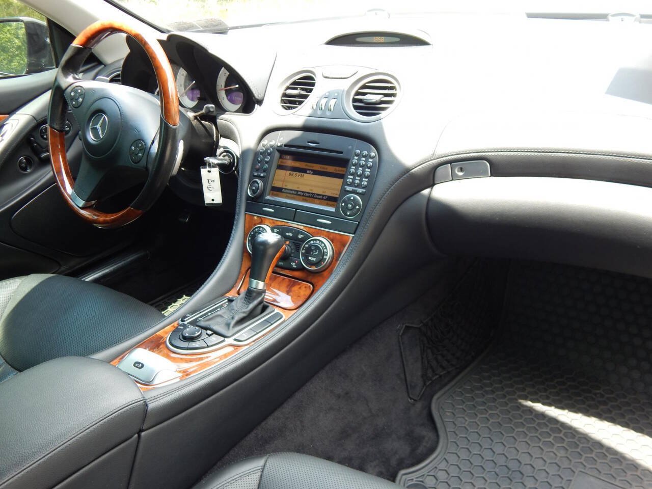 Used 2009 Mercedes-Benz SL 550 image 17