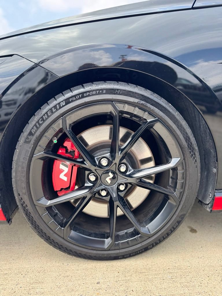 Used 2025 Hyundai Elantra N FWD image 11