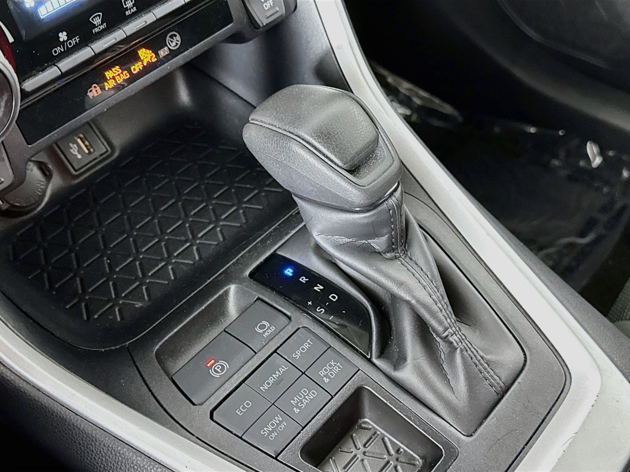 Certified 2025 Toyota RAV4 LE AWD/4WD image 17