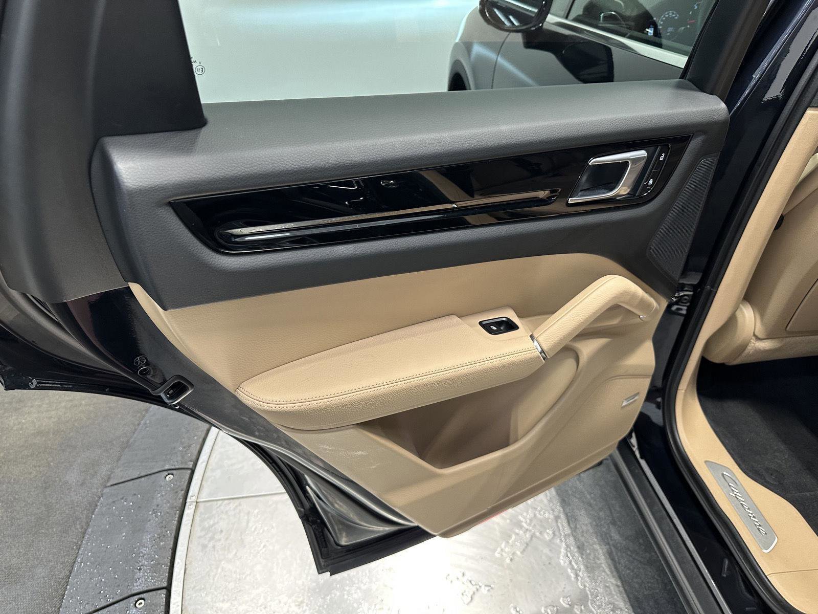 Certified 2022 Porsche Cayenne image 30