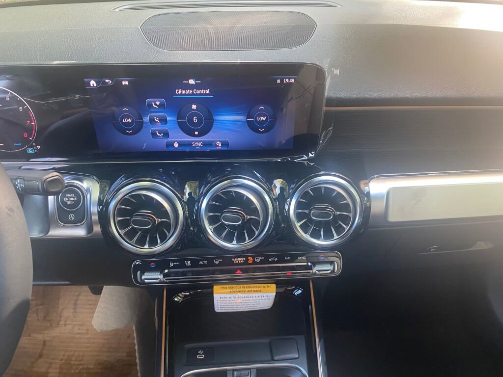 New 2026 Mercedes-Benz GLB 250 4MATIC image 13