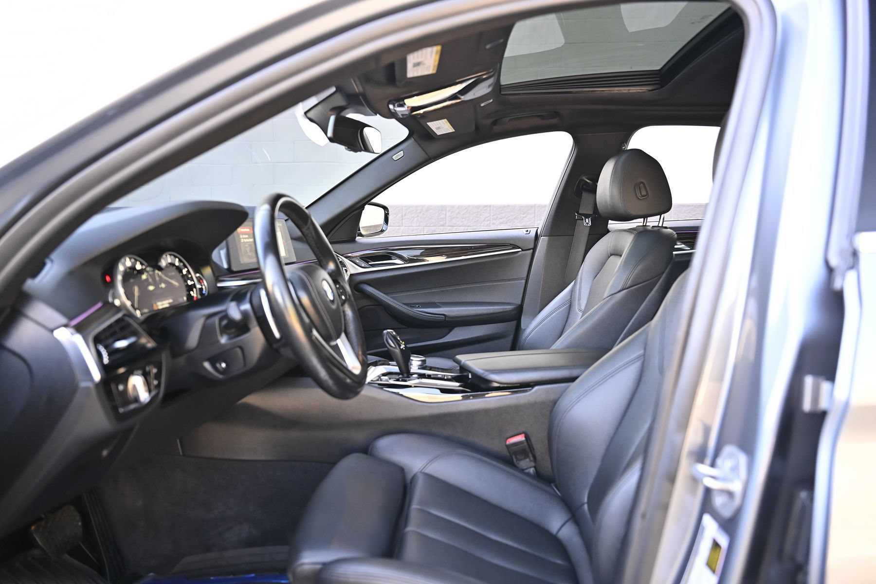 Used 2018 BMW 530i RWD image 11