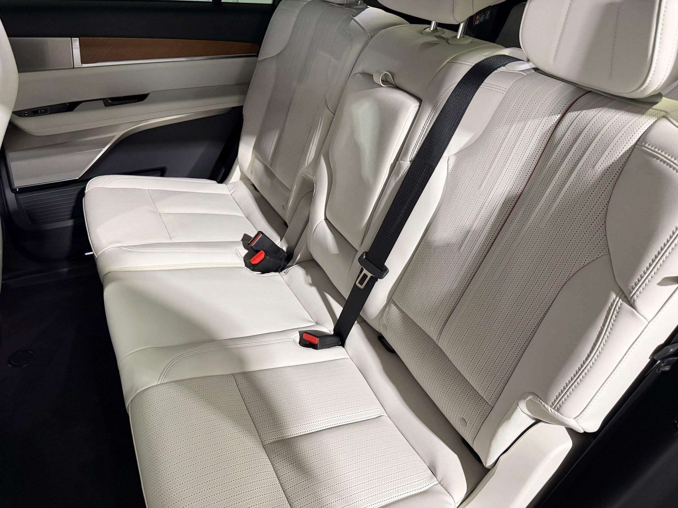 New 2026 Cadillac Vistiq Sport image 13