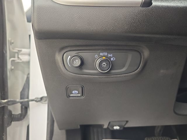 Used 2022 GMC Terrain SLE FWD image 32