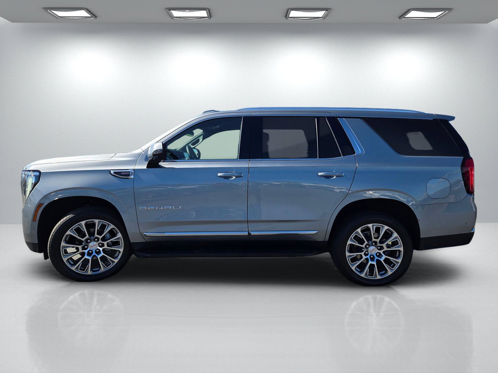 Used 2025 GMC Yukon Denali AWD/4WD image 7