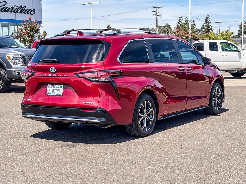 Used 2025 Toyota Sienna Platinum AWD/4WD image 4