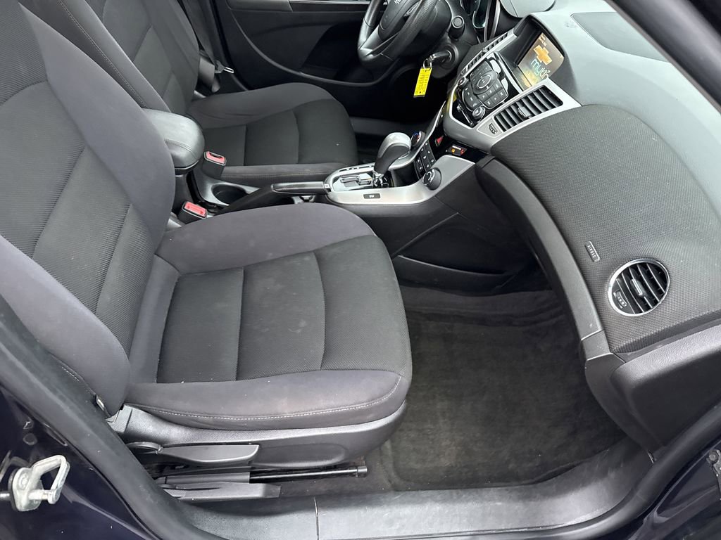 Used 2015 Chevrolet Cruze Eco image 12