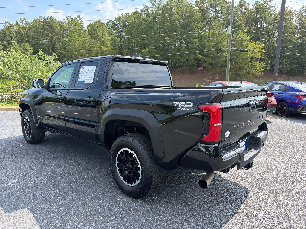 Used 2024 Toyota Tacoma TRD Off-Road AWD/4WD image 4