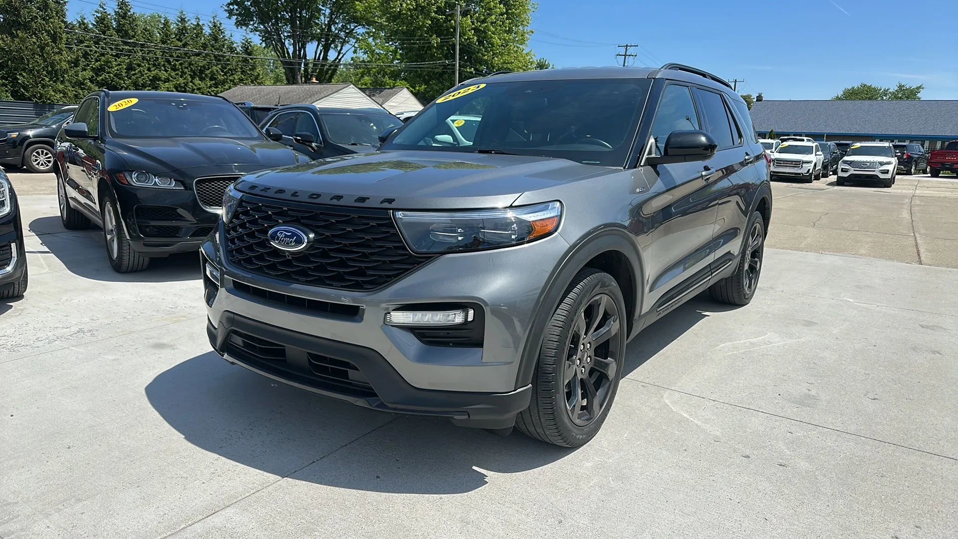Used 2023 Ford Explorer ST-Line AWD/4WD image 1