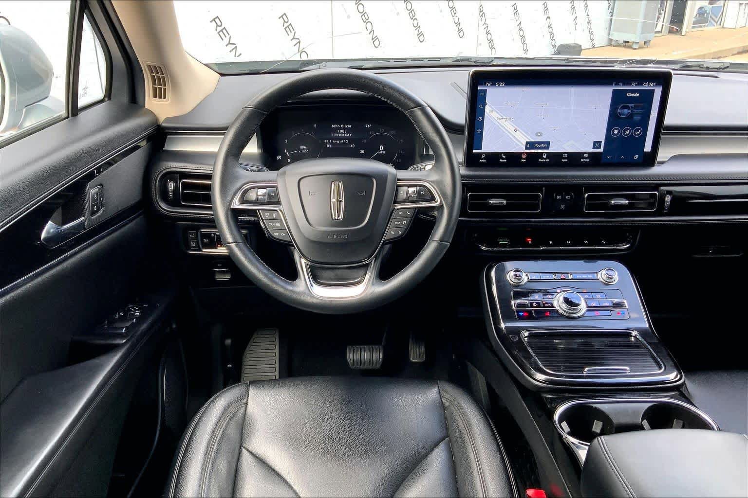 Used 2023 Lincoln Nautilus FWD w/ Premium Package image 5