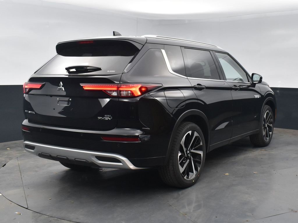 New 2025 Mitsubishi Outlander SEL image 7