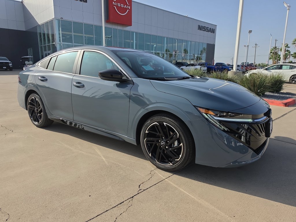 New 2027 Nissan Sentra SR FWD image 8