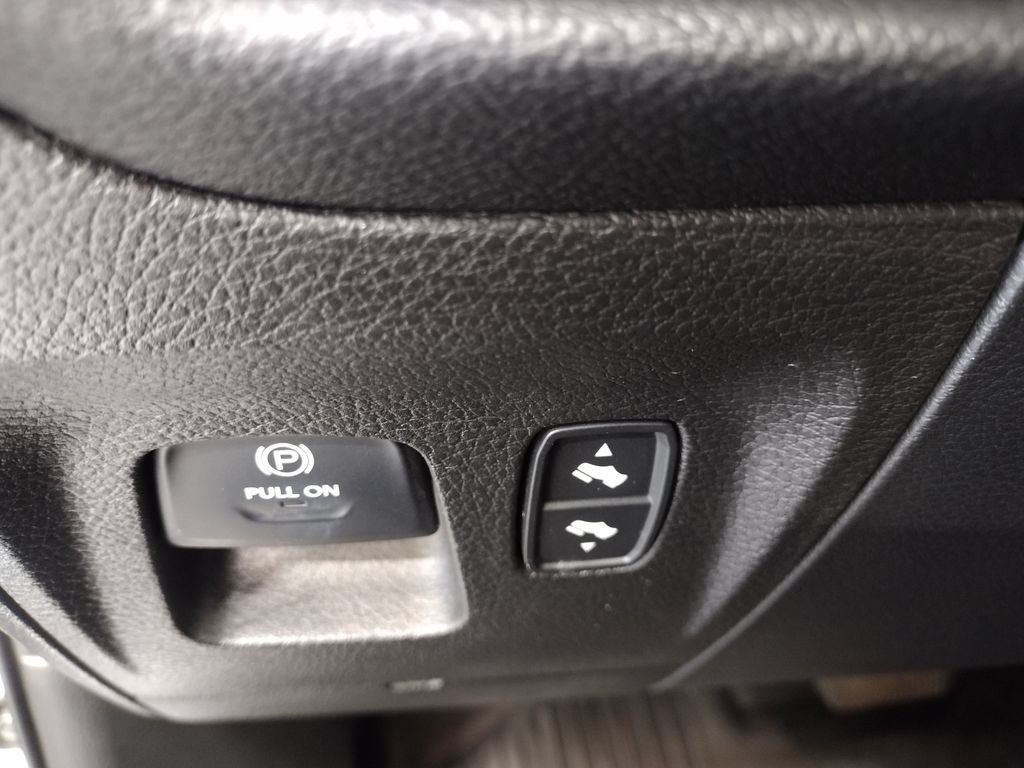 Used 2022 RAM 1500 Laramie AWD/4WD image 30