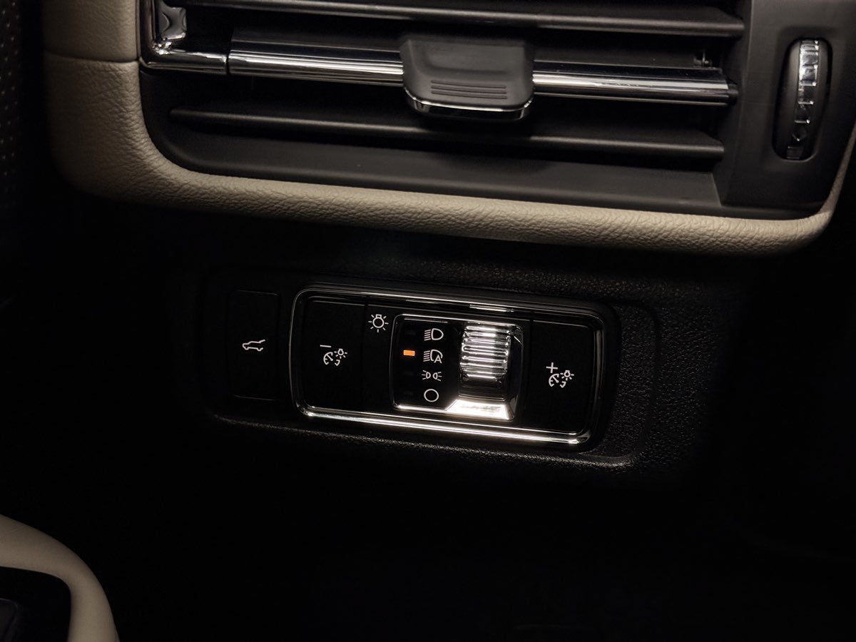 Used 2025 Lincoln Corsair AWD w/ Equipment Group 101A image 41