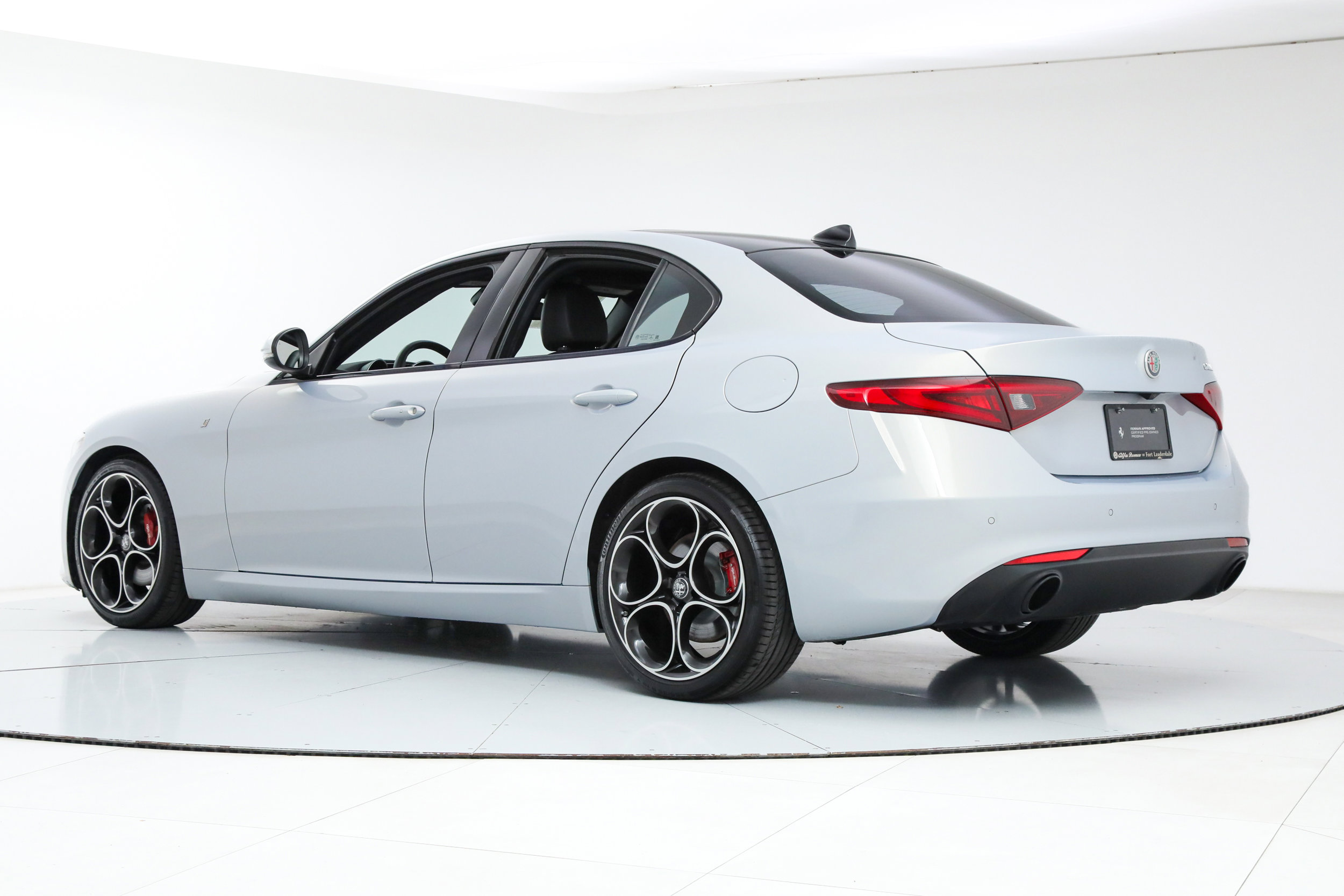 Used 2023 Alfa Romeo Giulia Ti w/ Active Assist Plus Package image 3