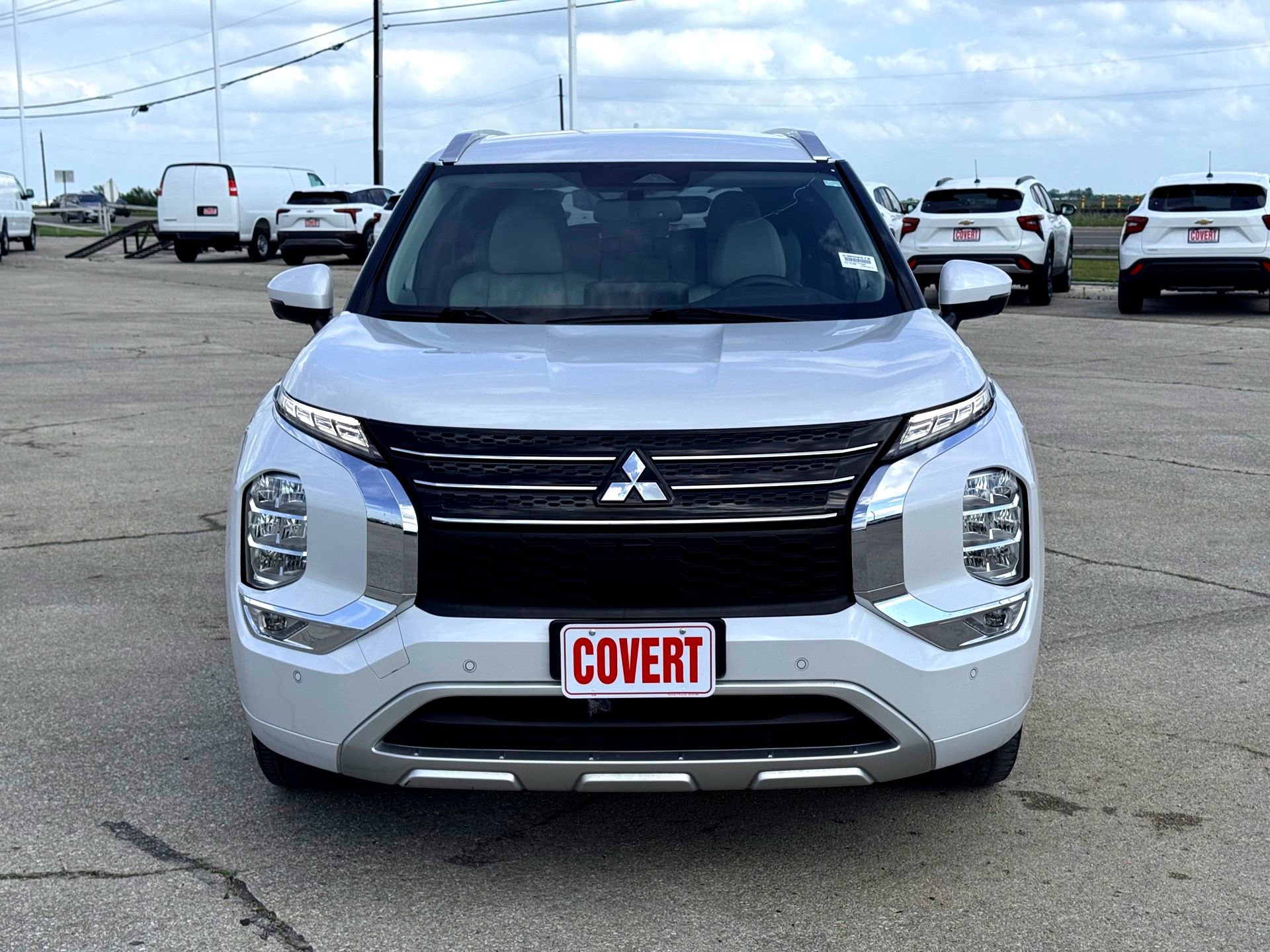 Used 2023 Mitsubishi Outlander SEL image 3