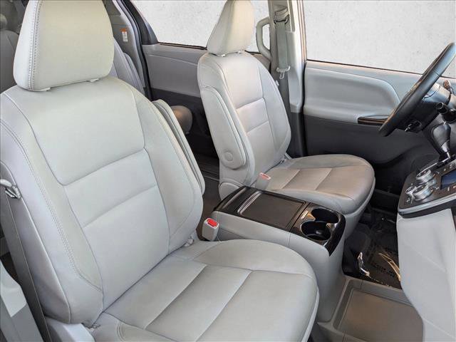 Used 2019 Toyota Sienna XLE w/ XLE Navigation Package FWD image 23
