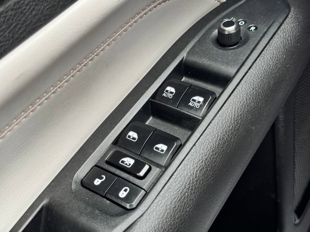 Used 2025 Jeep Compass Limited AWD/4WD image 30