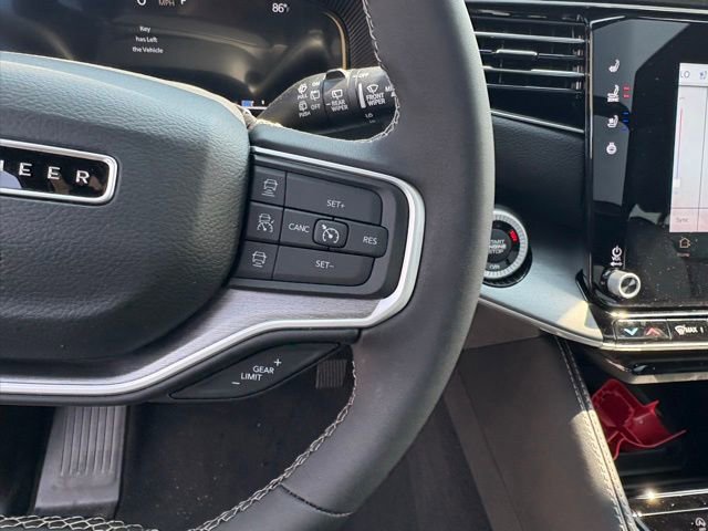 New 2025 Jeep Wagoneer 4WD w/ Convenience Group I image 16